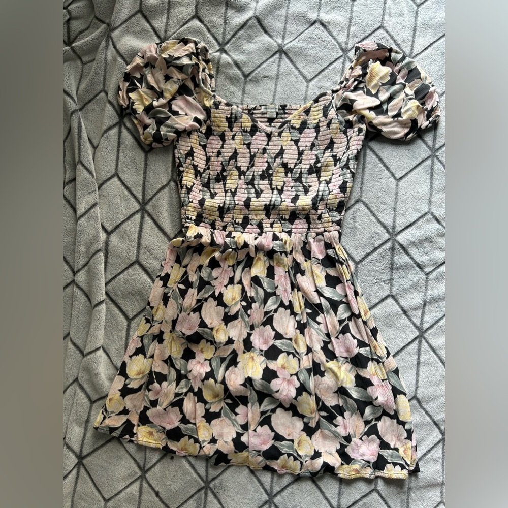 American Eagle Floral Cap Sleeve Day Dress
